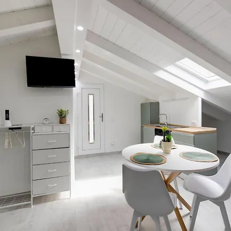 Attic Studio, With Air Conditioning