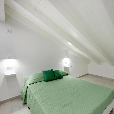 Attic Studio, With Air Conditioning Daire *