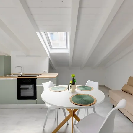 Daire Attic Studio, With Air Conditioning *