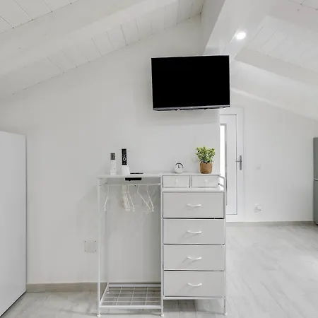 Attic Studio, With Air Conditioning